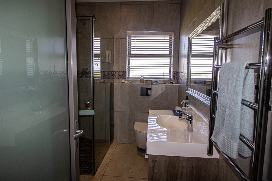 6 Bedroom Property for Sale in Kleinbaai Western Cape